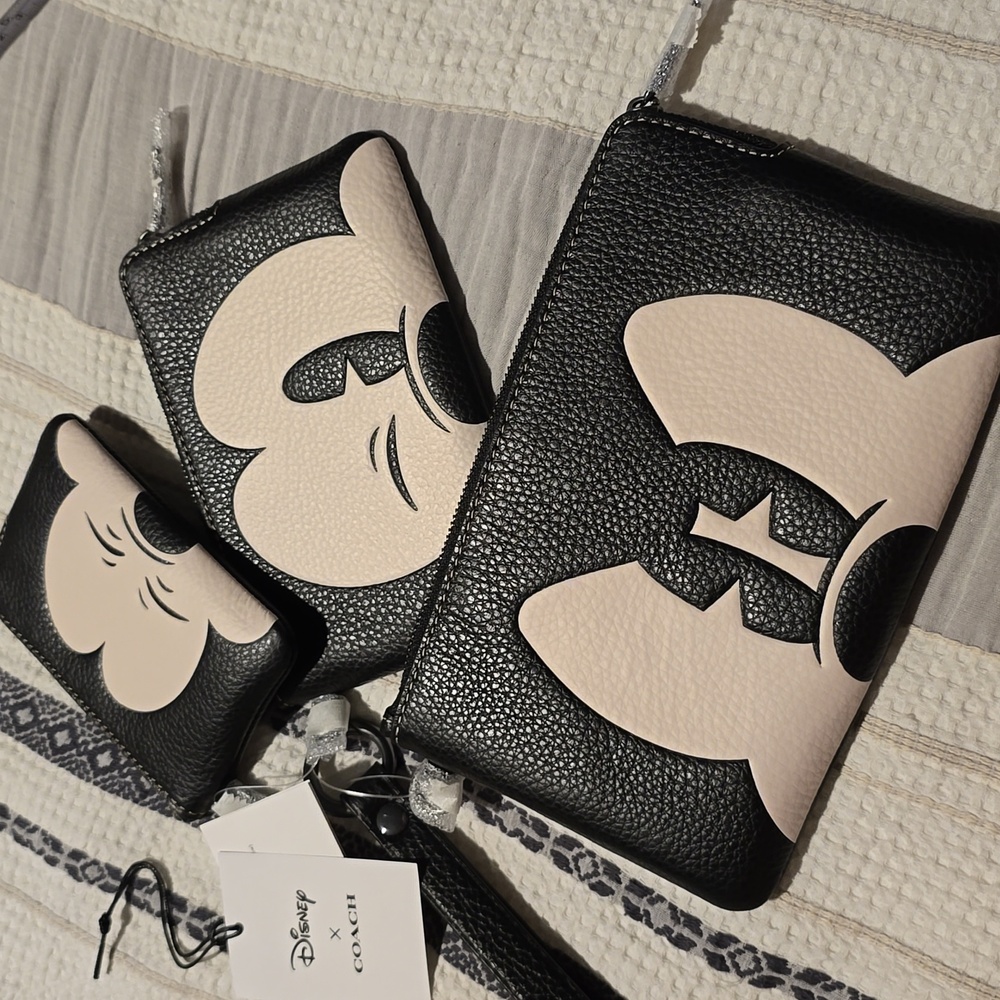 NWT Disney x Coach bag trio Mickey wristlet 3 sizes-zip wallets ID, card slots🖤 - Picture 11 of 11